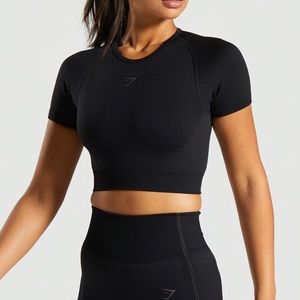 black gymshark croptop